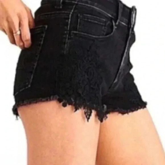 American Eagle Black Hi-Rise Shortie Shorts Lace Detail Super Stretch Size 4 - Picture 2 of 10